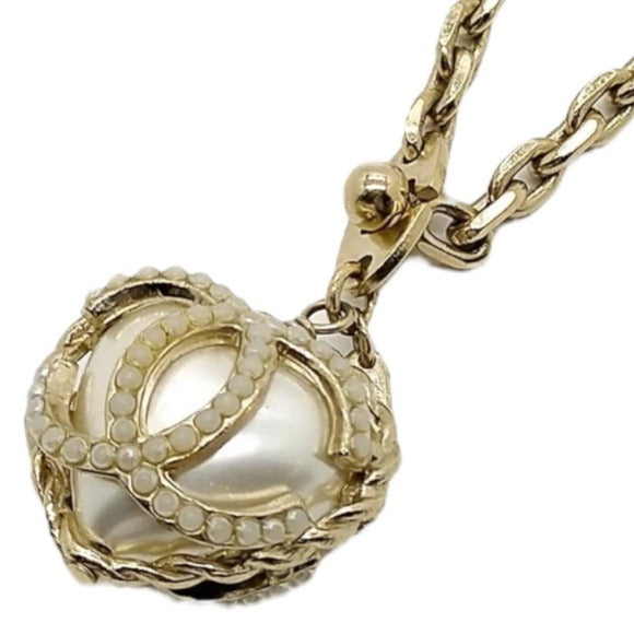 Chanel CC Heart Plated Studded Faux Pearl Purse Charm Key Pendent Bracelet 5”