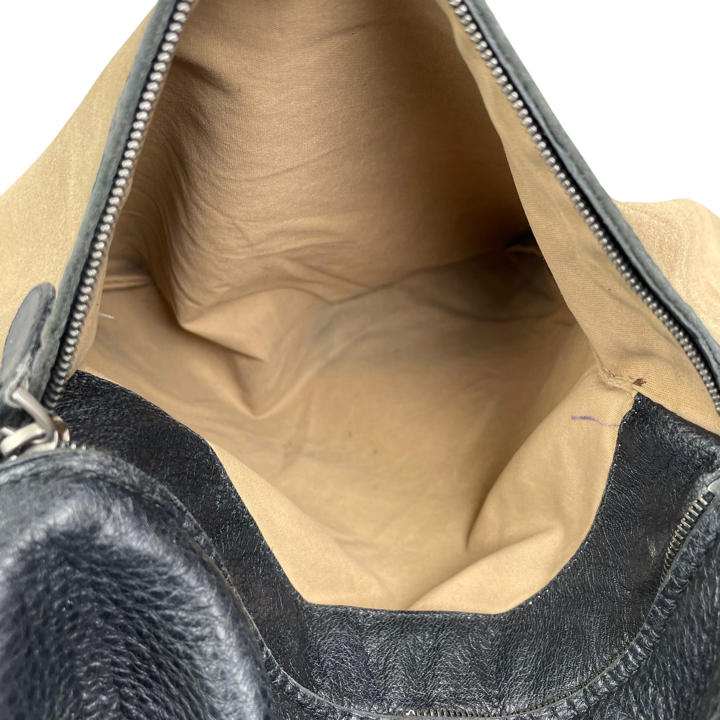 Bottega Veneta Intrecciato Black Medium Leather Gunmetal Hobo Shoulder Purse