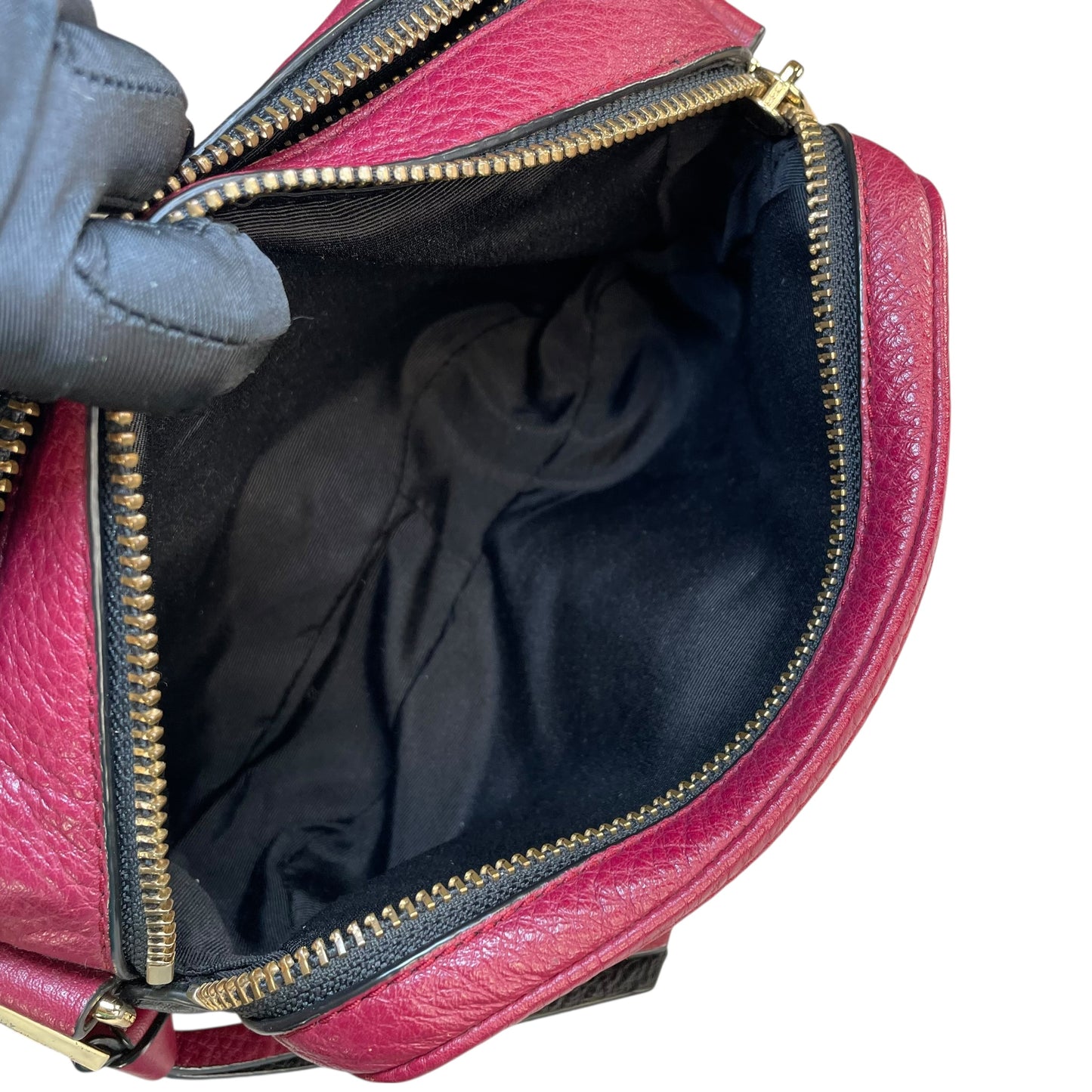 Marc Jacobs Soft Snapshot 21 Burgundy Black Leather Crossbody Gold HW Strap