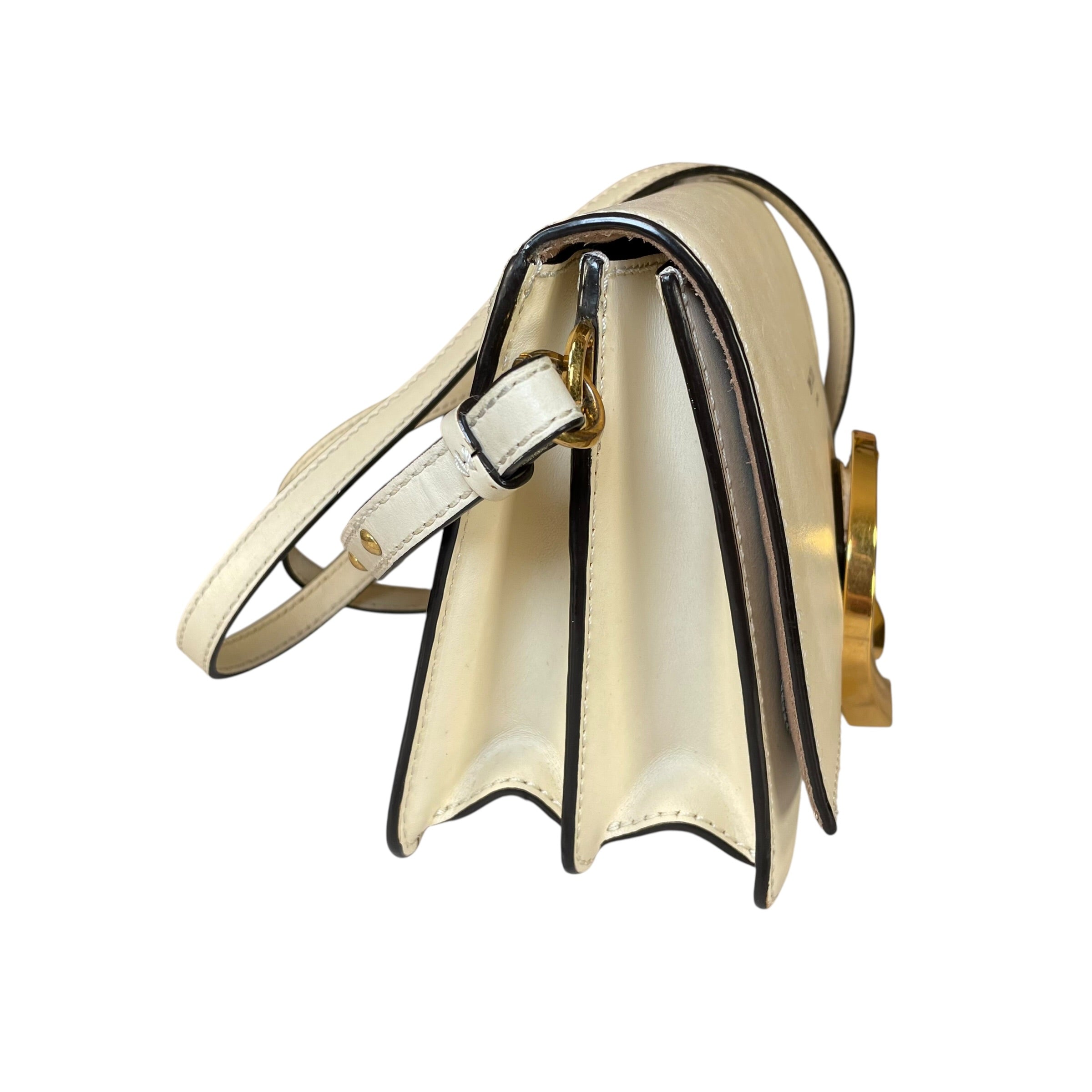 【JIMMY CHOO】MADELINE レッド ゴールド金具 ショルダーバッグ 中古・古着通販】JIMMY CHOO (ジミーチュウ) マデリンショルダーバッグ