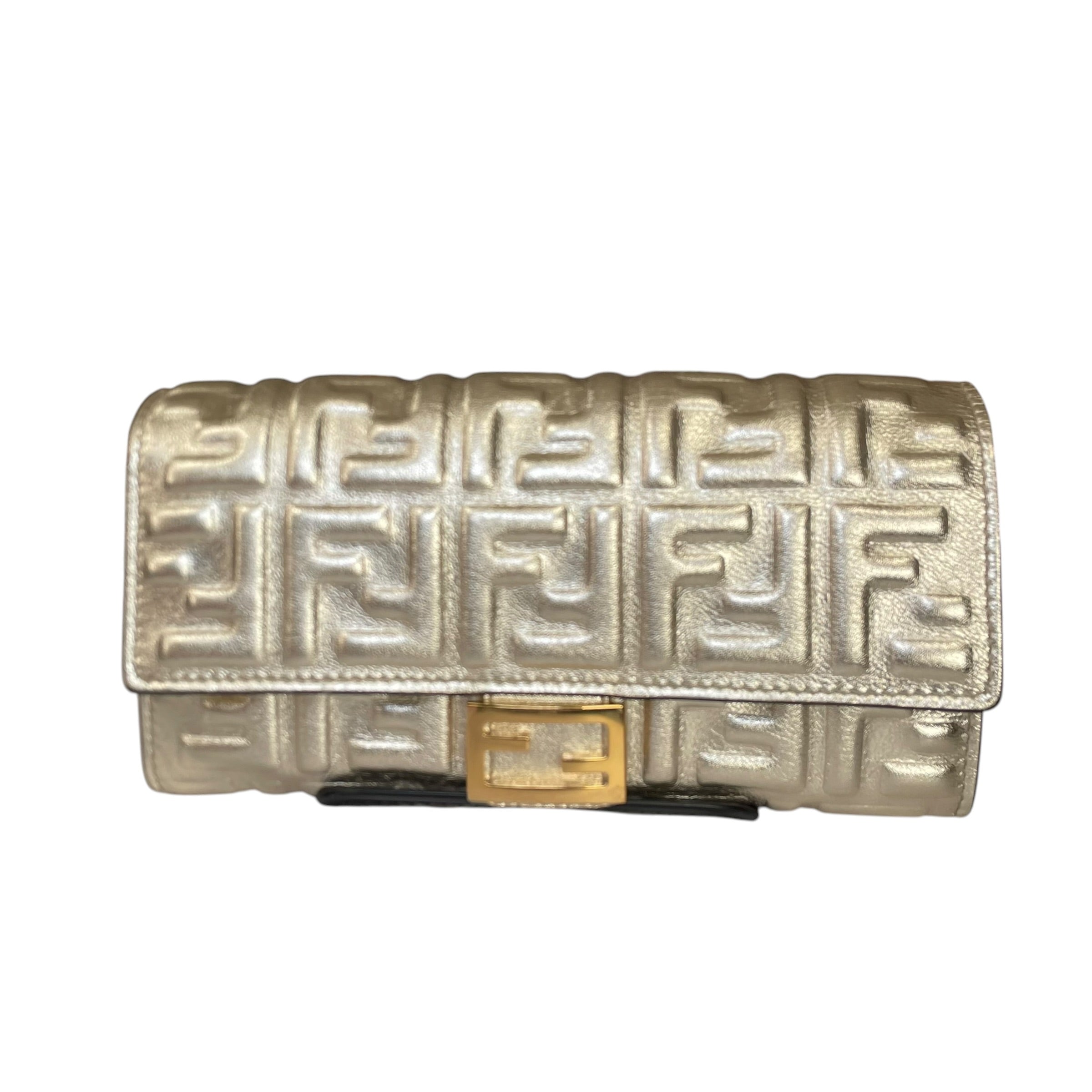 Fendi バゲットコンチネンタル財布　ゴールド Fendi Zucca Baguette Leather Metallic Gold Silver Continental Long
