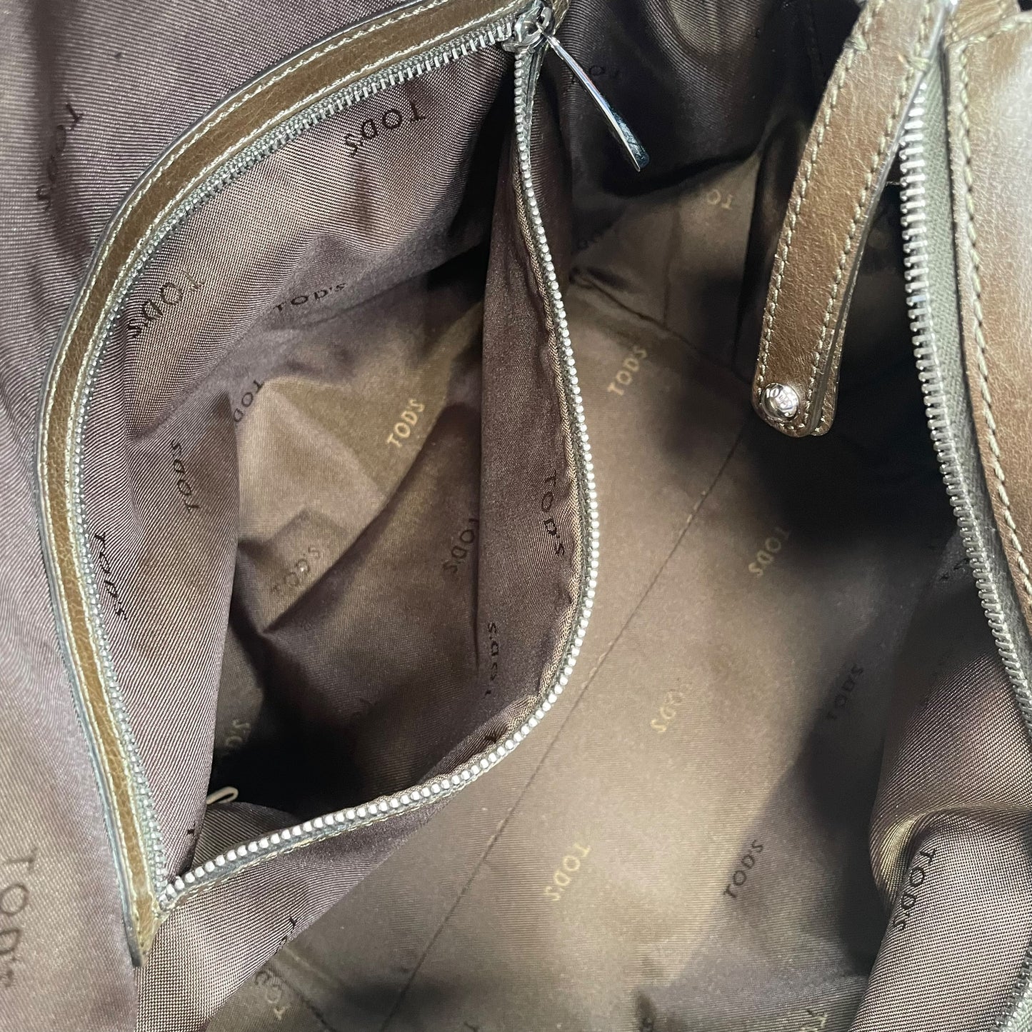 TOD’s G Easy Sacca SHW Grande Distressed Brown Leather Zip Media Tote