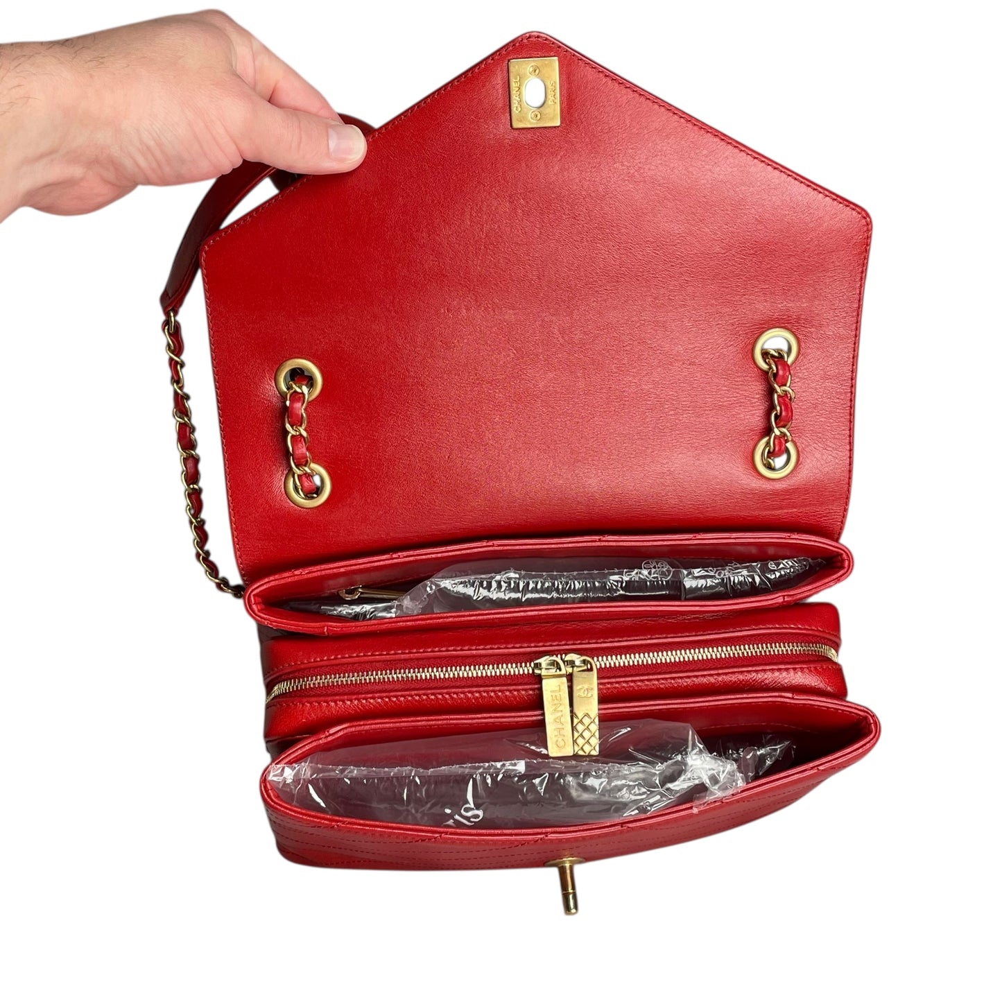 Chanel Paris–Seoul Chevron Envelope Leather Flap Bag – Red – Medium