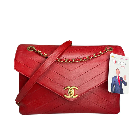 Chanel Paris–Seoul Chevron Envelope Leather Flap Bag – Red – Medium