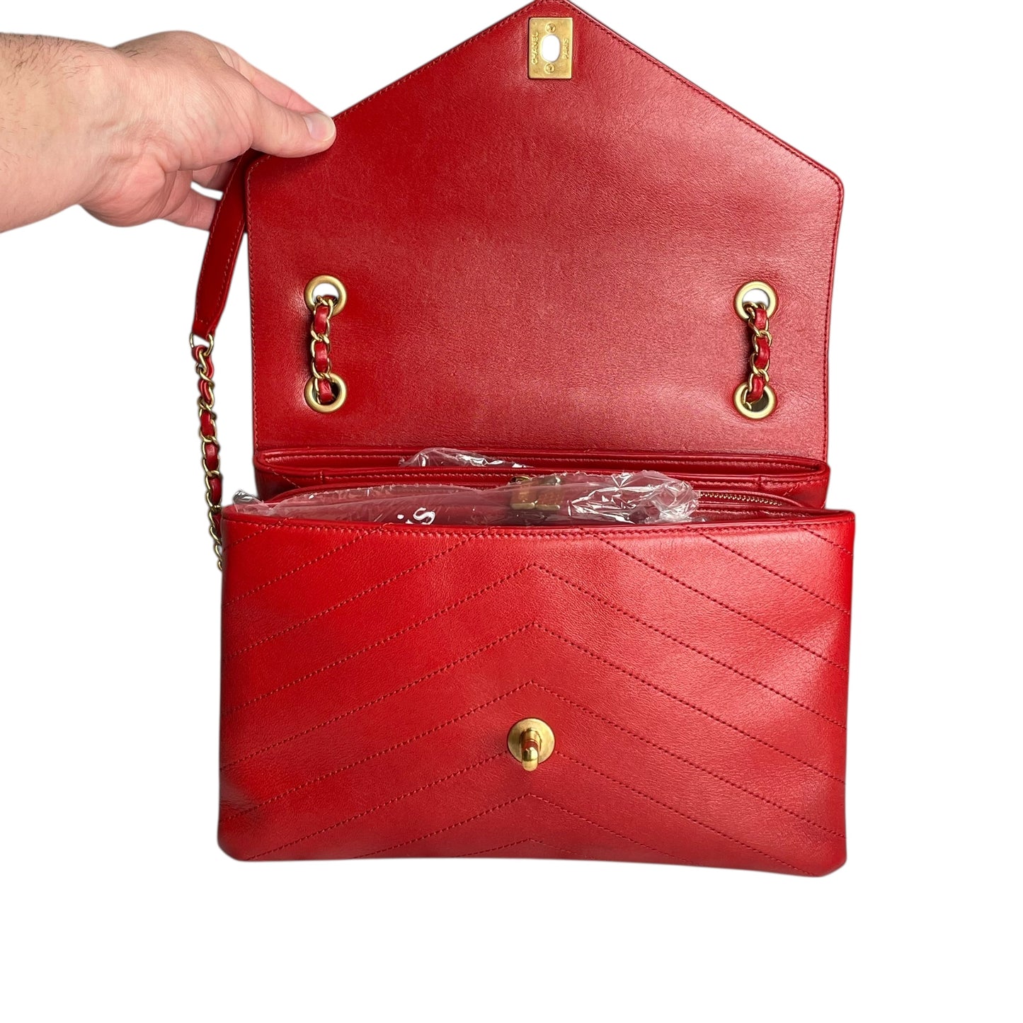 Chanel Paris–Seoul Chevron Envelope Leather Flap Bag – Red – Medium